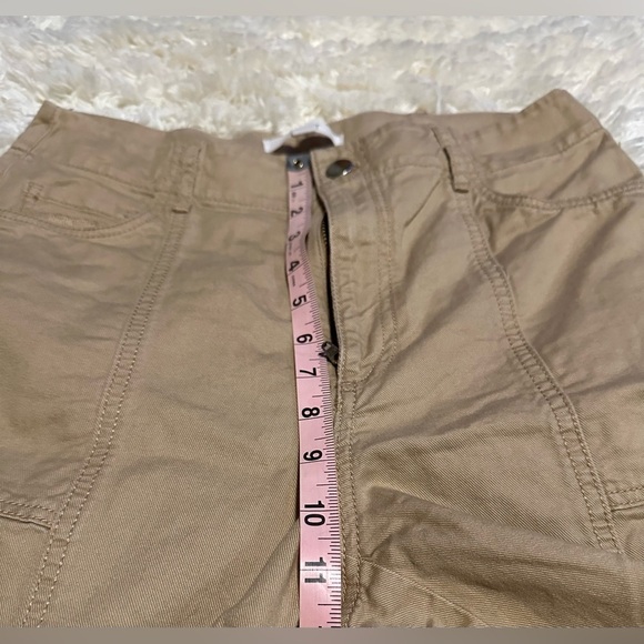 Loft Women’s Size 4 100% Cotton Tan Cargo Pants EUC - Picture 3 of 9